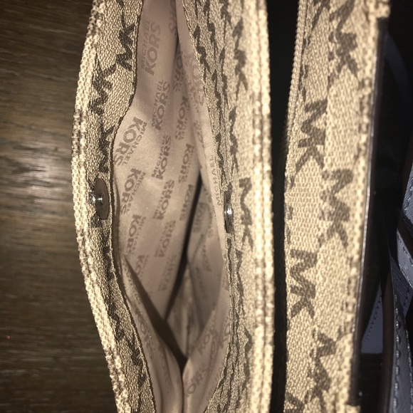 Michael Kors Large Messenger Crossbody - Picture 5 of 6